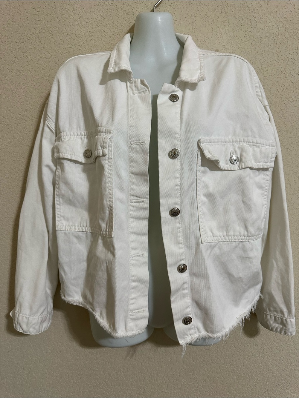 Zara Women's White Jean Jacket Size Small Long Sleeve Button Up Pockets Denim